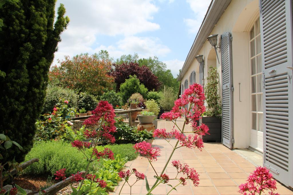 Maison D'Hotes Le Lavoir Fontaines  Екстер'єр фото