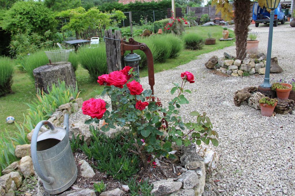 Maison D'Hotes Le Lavoir Fontaines  Екстер'єр фото
