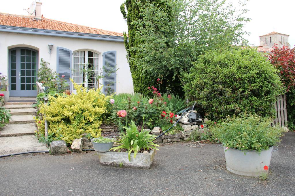 Maison D'Hotes Le Lavoir Fontaines  Екстер'єр фото