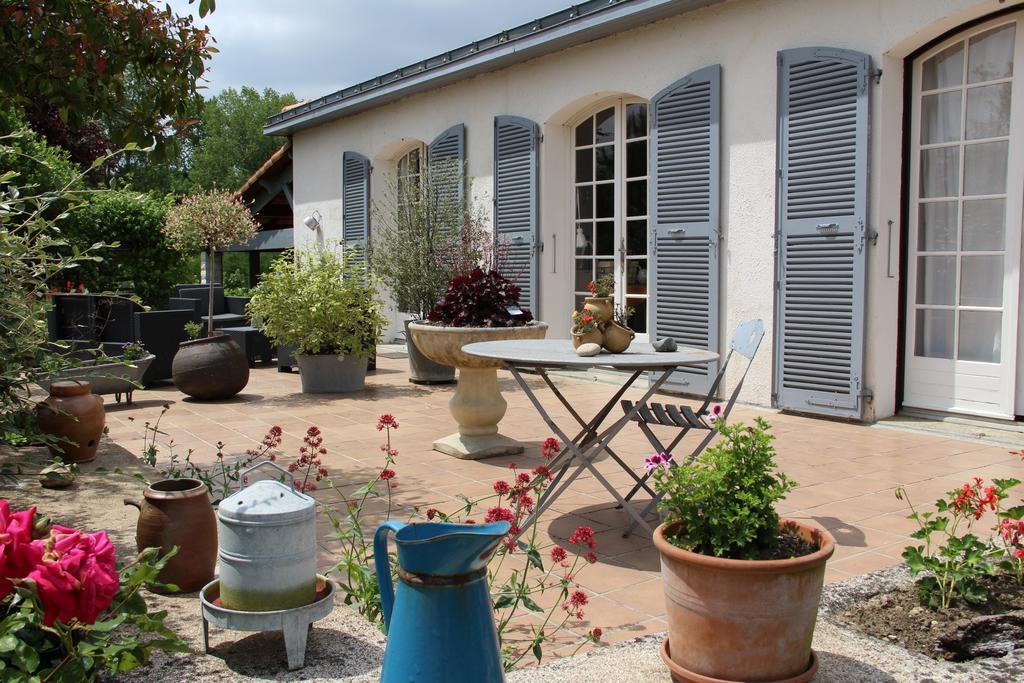 Maison D'Hotes Le Lavoir Fontaines  Екстер'єр фото