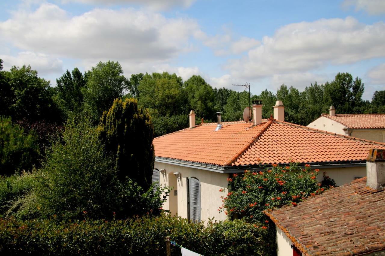 Maison D'Hotes Le Lavoir Fontaines  Екстер'єр фото