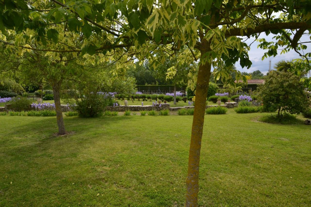 Maison D'Hotes Le Lavoir Fontaines  Екстер'єр фото